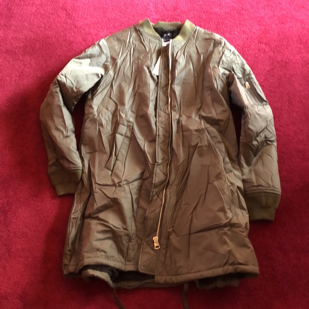 Luxury Designer VIS Ā VIS BOMBER - Picture 7 of 8